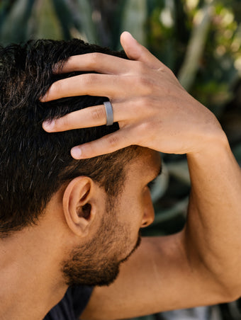 QALO Standard Men's Pela Modern Ring